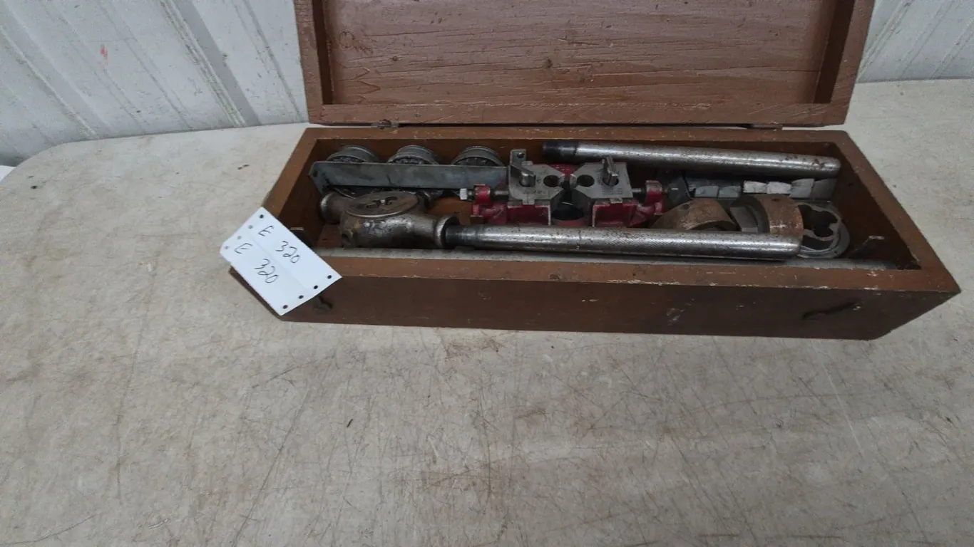 RIDGID 3-Way Pipe Threader, Die Stock, Dies, Handles, and Wooden Case
