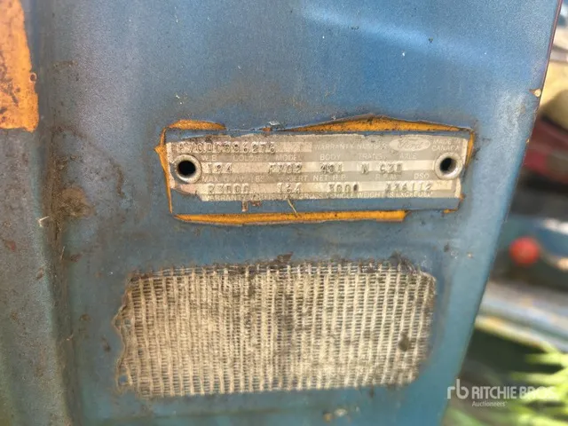 1966 Mercury 700 4x2 Grain Truck
