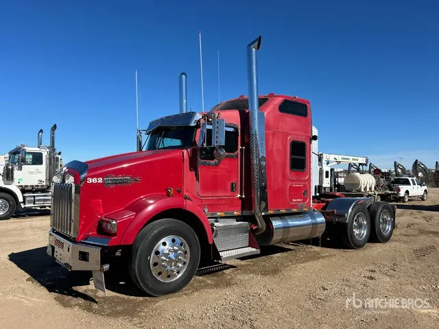 2003 Kenworth T800 6x4 T/A Sleeper Truck Tractor