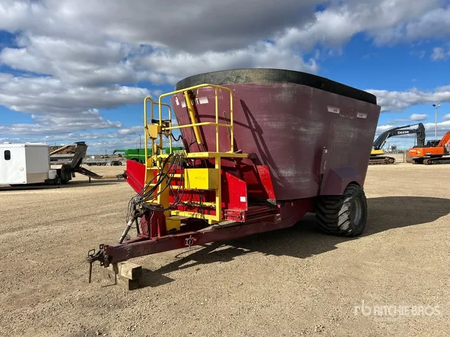 Supreme International 1200T S/A Feed Mixer