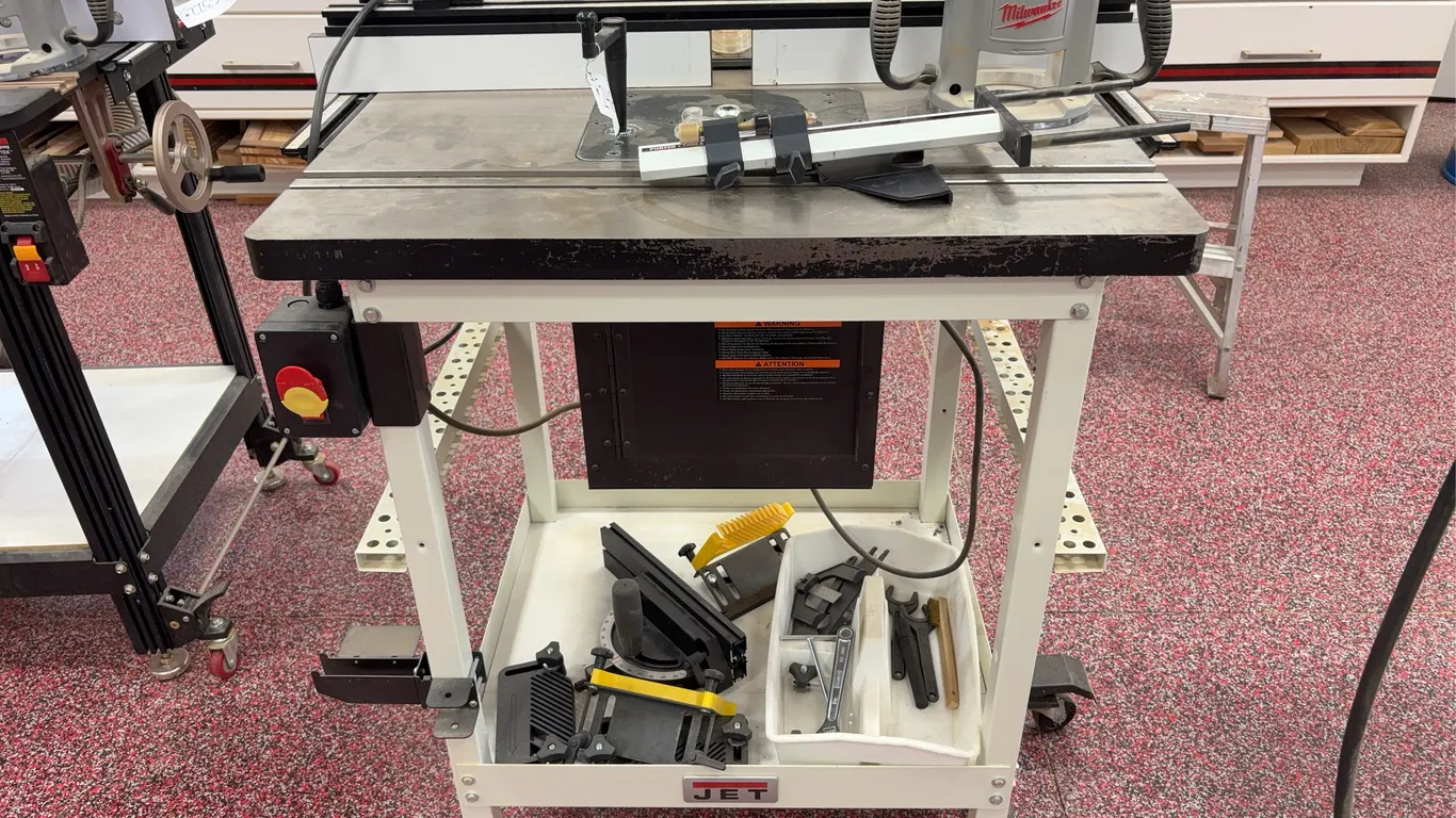 Milwaukee Router Table