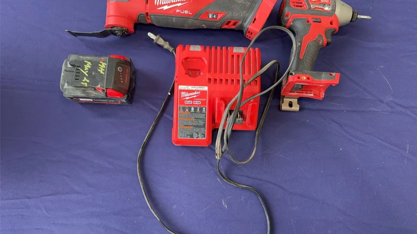 Milwaukee Impact, Oscillating Multi Tool, Battery & Charger