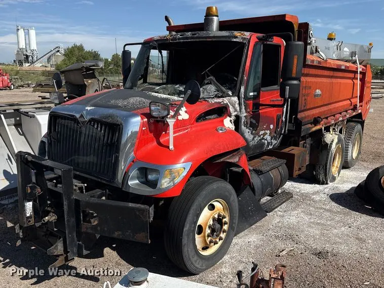 2007 International 7400 dump truck