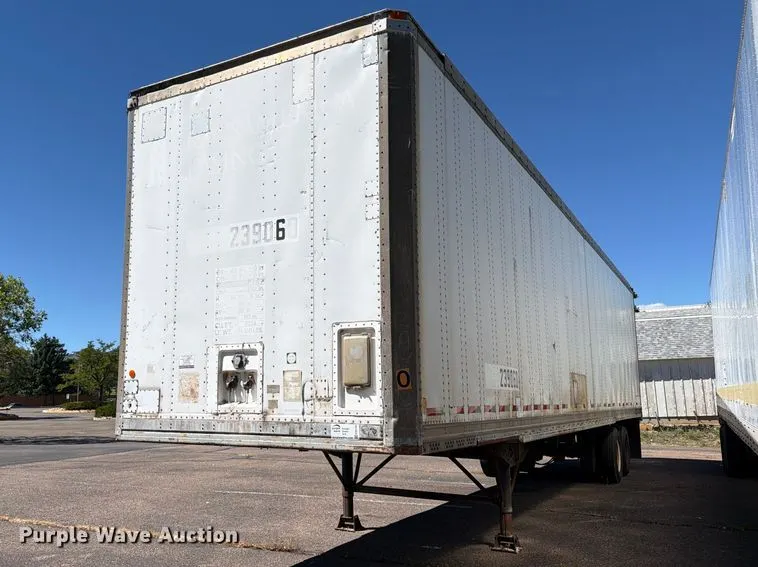1993 Oshkosh dry van trailer
