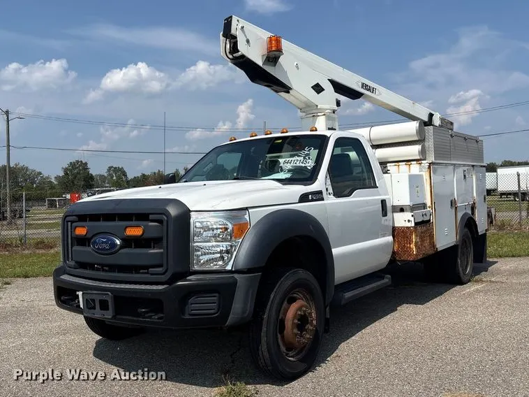 2015 Ford F450 Super Duty bucket truck