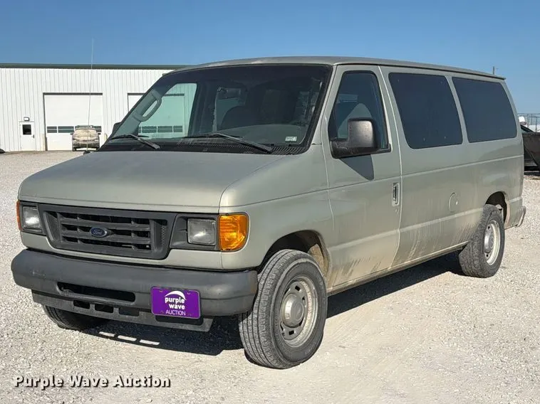 2005 Ford E150 van