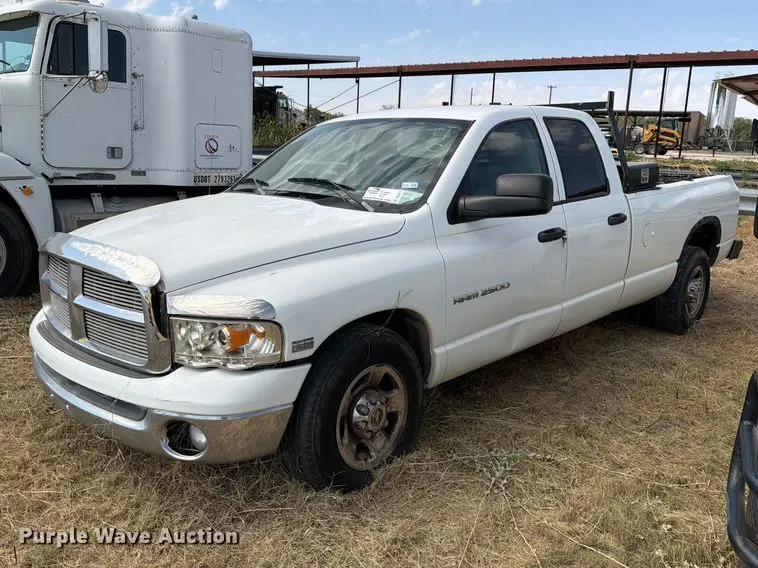 2003 Dodge Ram 2500 Crew Cab pickup truck