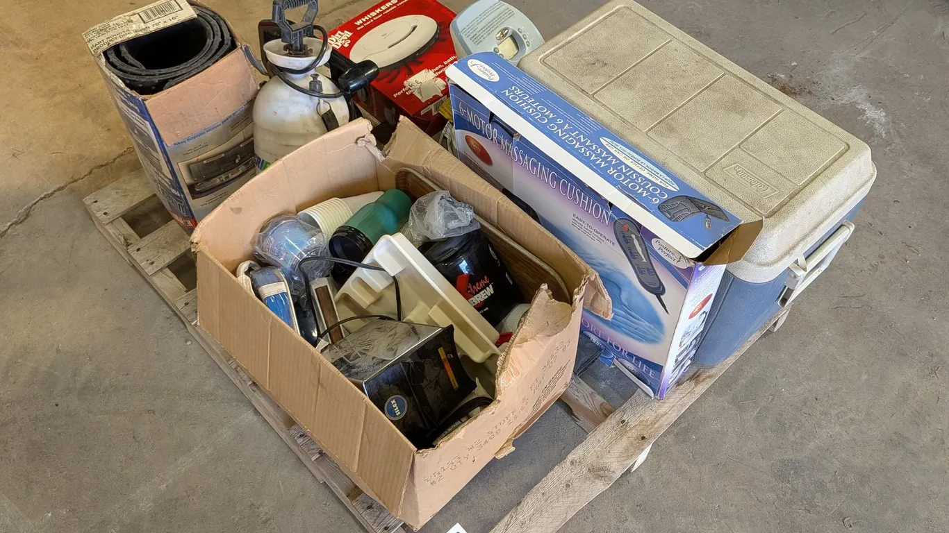 Pallet of Misc Small Housewares