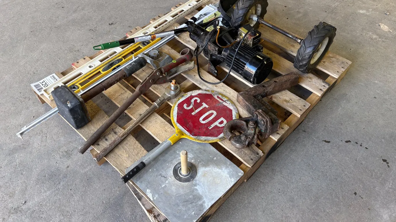 Pallet of Asst Tools