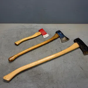 (2) Axes