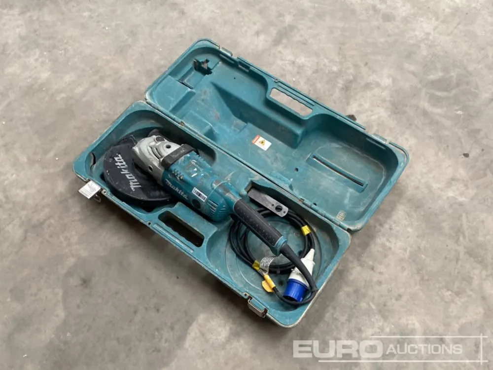 Makita GA9020