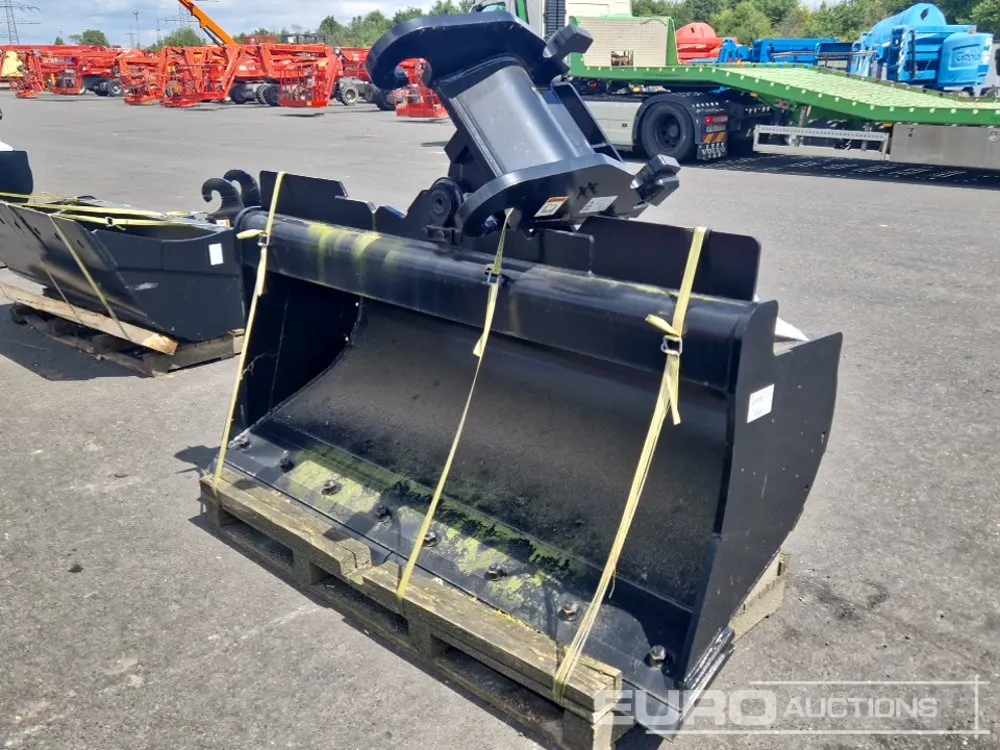 Unused CAT 78" Hydraulic Tilt Ditching Bucket to suit CW30S