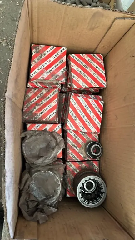 OFFSITE - Box of approximately 65 new Westward Parts bearings, part # BEI R1559TV.
