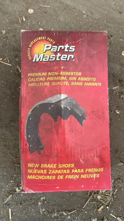OFFSITE - Set of new Parts master brakes pads, part # FB514.