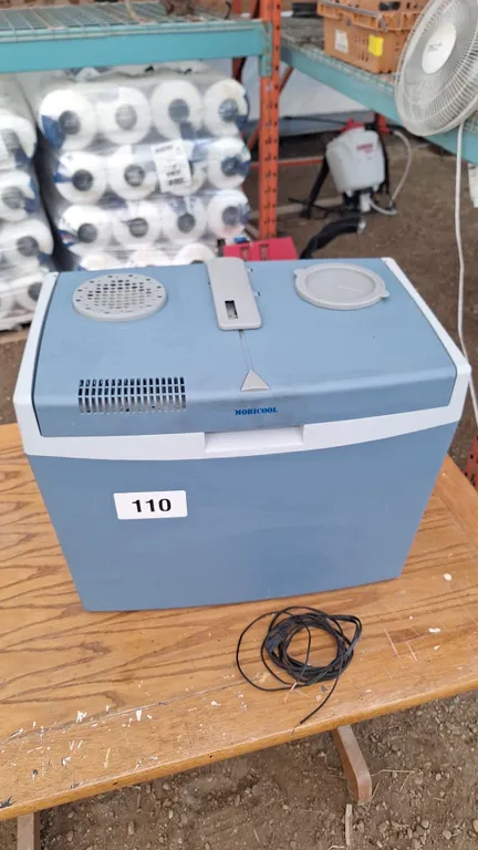 Mobicool 12V fridge cooler