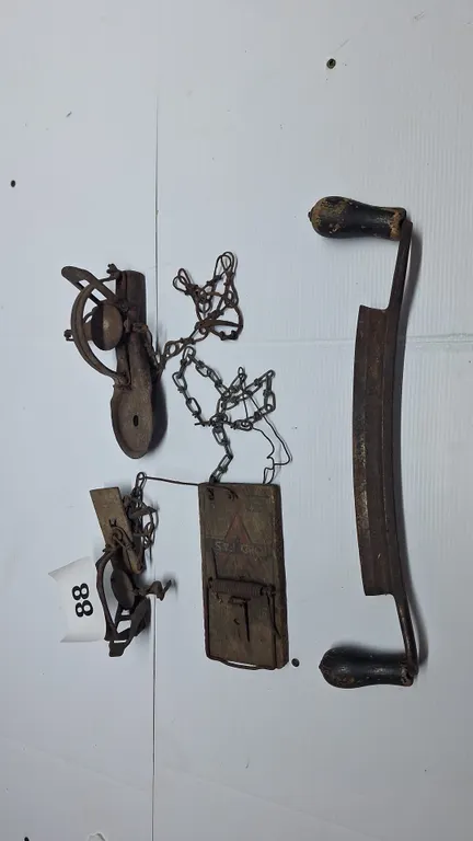 Vintage traps and scraper