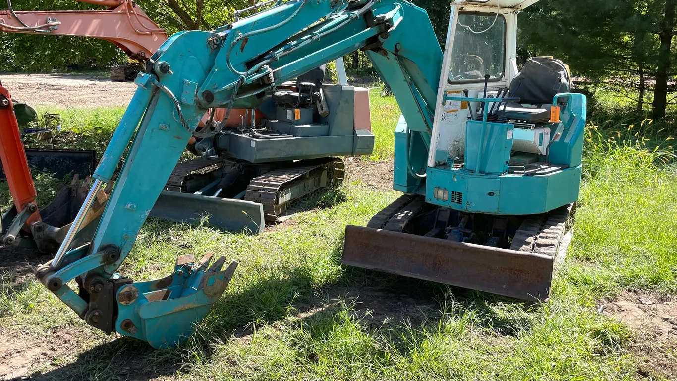 Kubota AR-30 Excavator