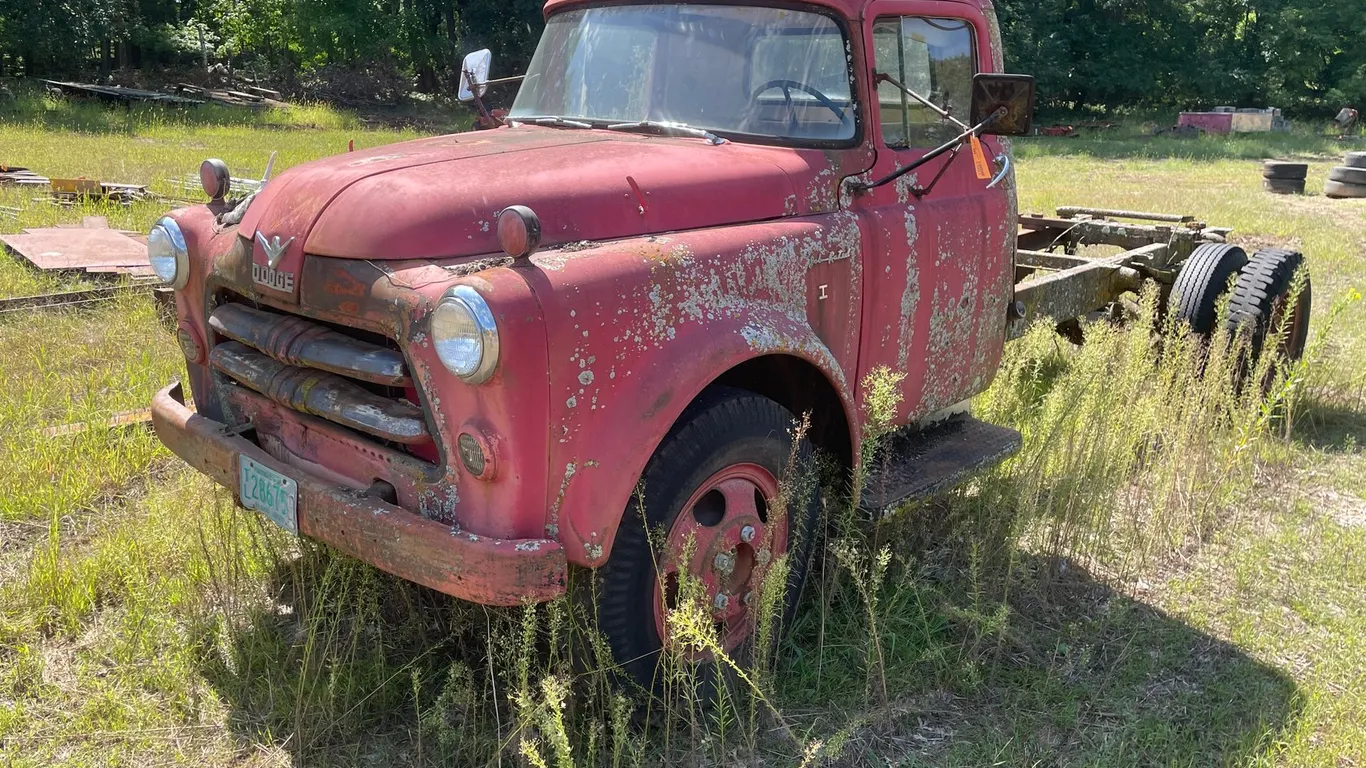 Dodge Cab & Chassis (No Title)**Parts Only**