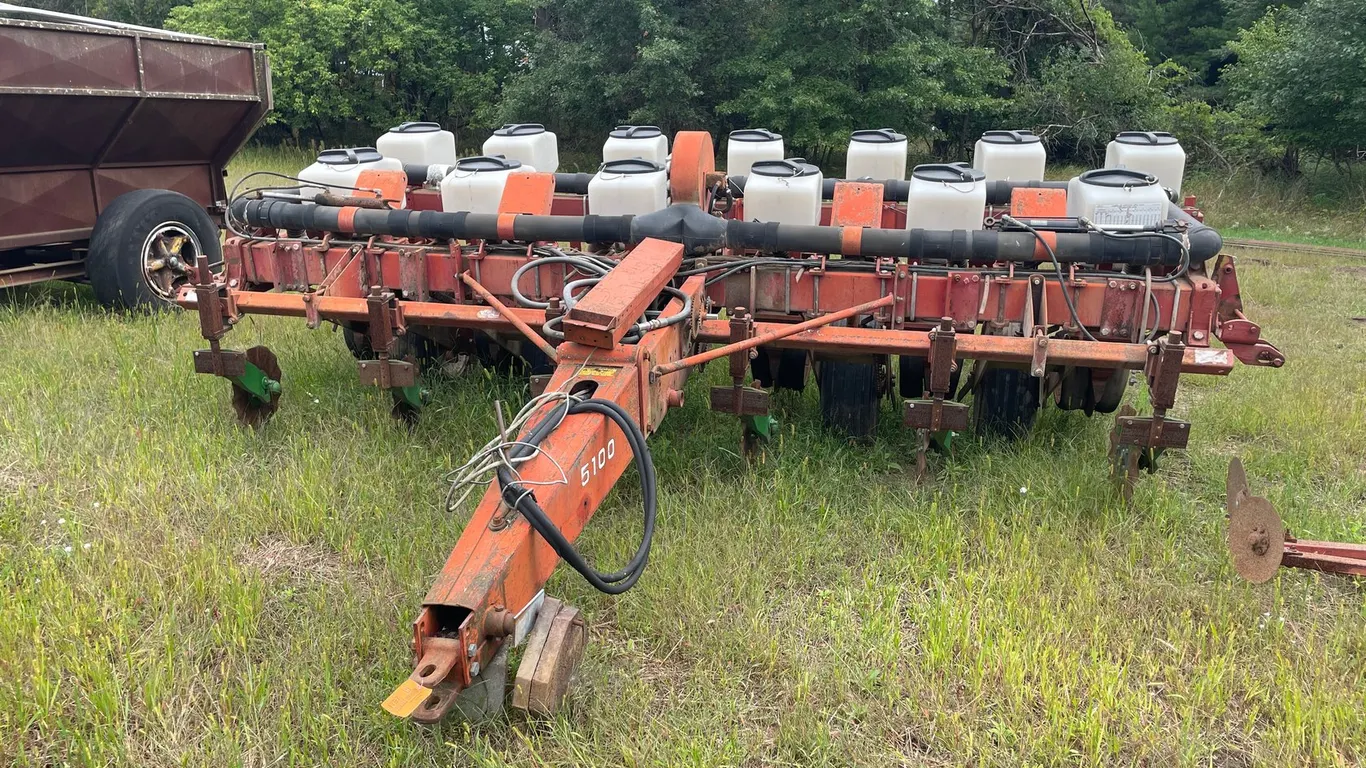 Whites 5100 Skip Row Planter