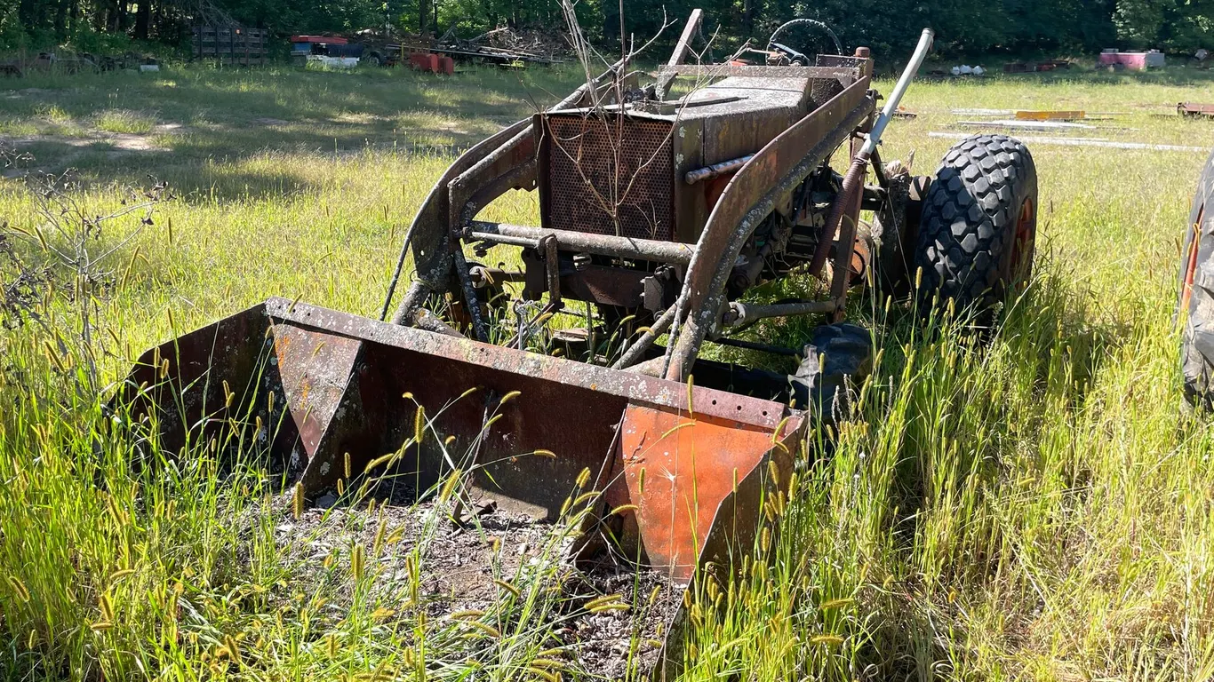 F20 Loader Tractor
