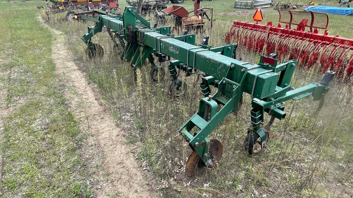 Glencoe 6 Row Cultivator