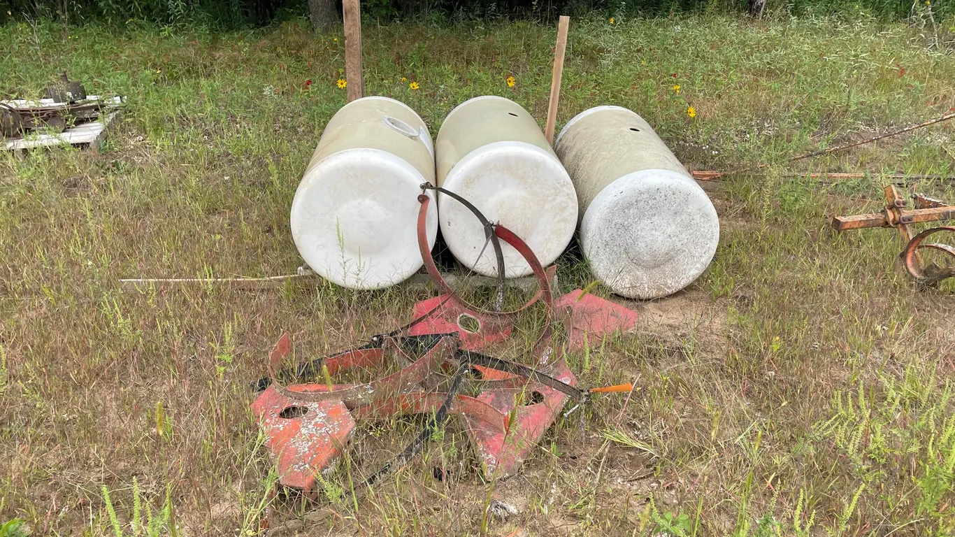 Fertilizer Tanks & Brackets
