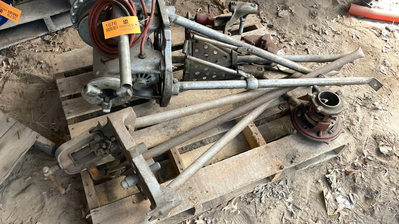 Ridgid Pipe Threading Machine and Pipe Vise