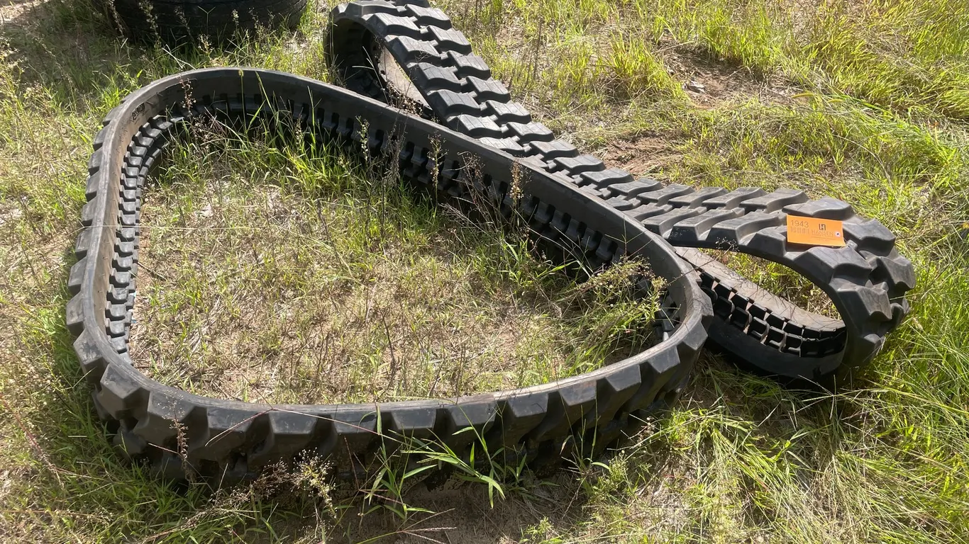 Backhoe Tracks