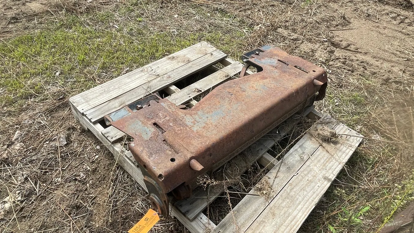 Bobcat Plate