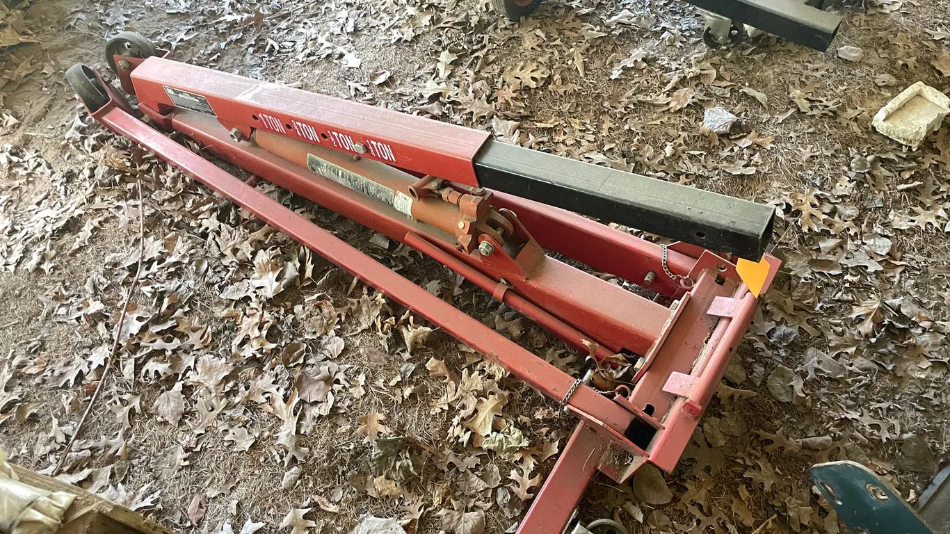 Big Red 3 Ton Long Arm Jack on Castors
