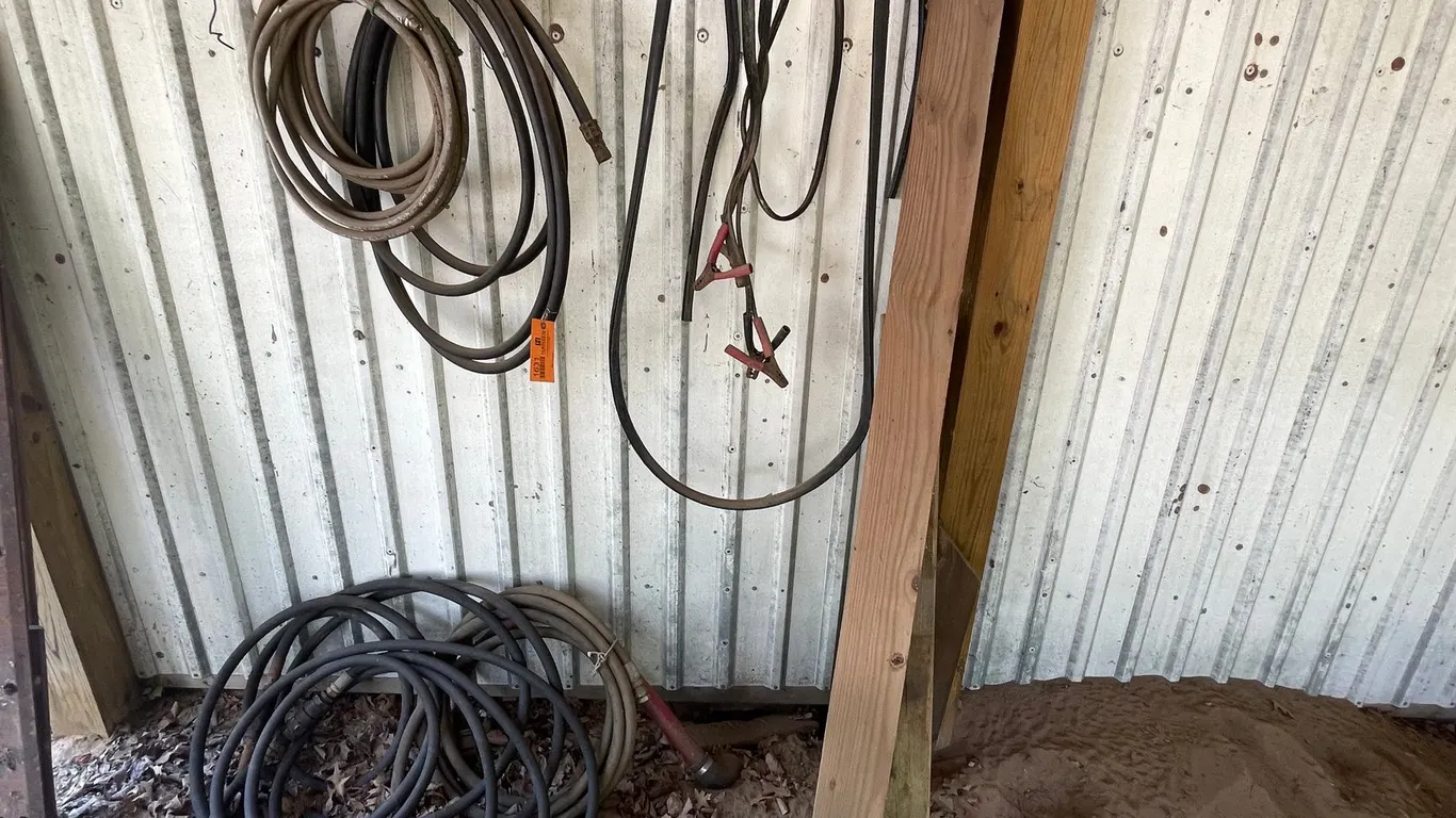 Contents of Wall and Ground Lot
