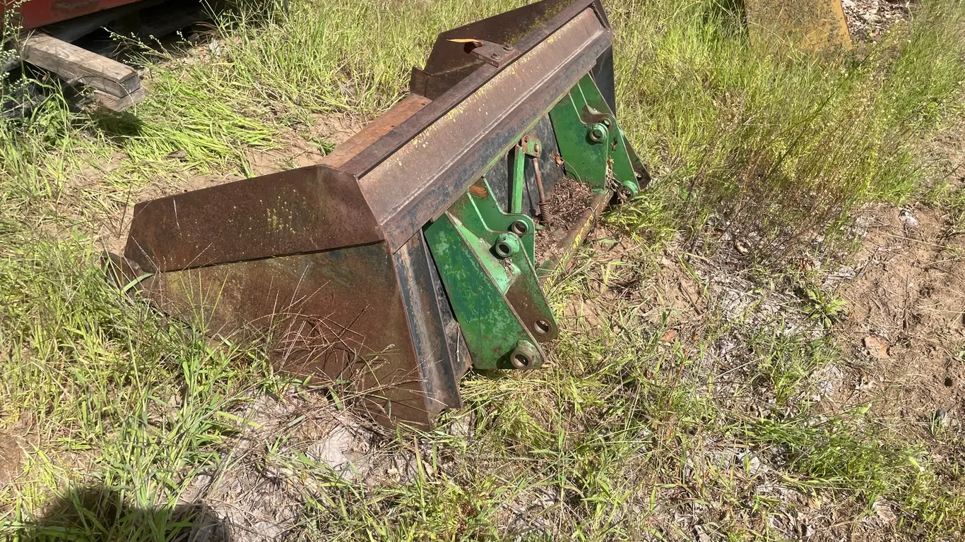John Deere Bucket