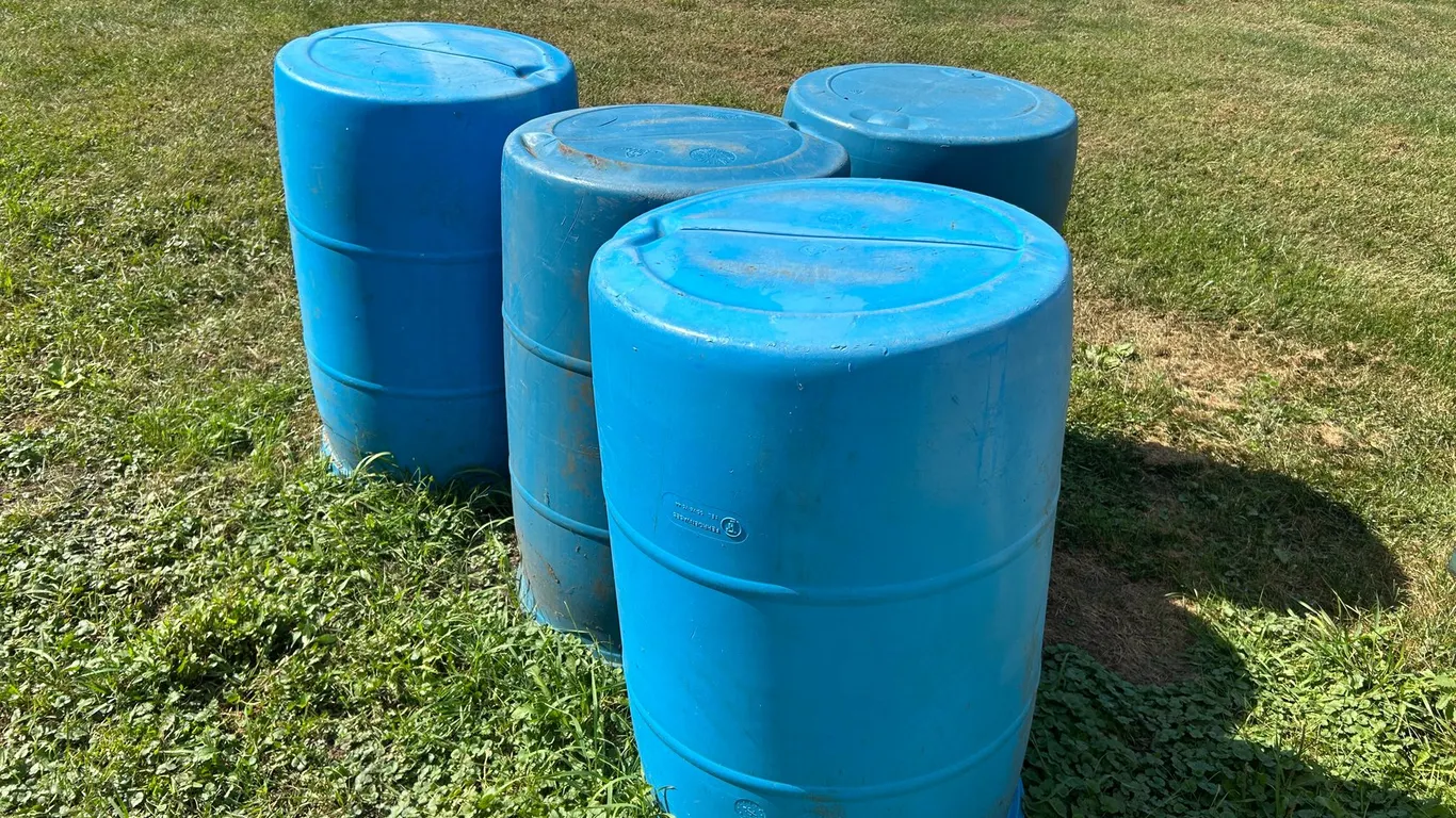 (4) Poly Barrels