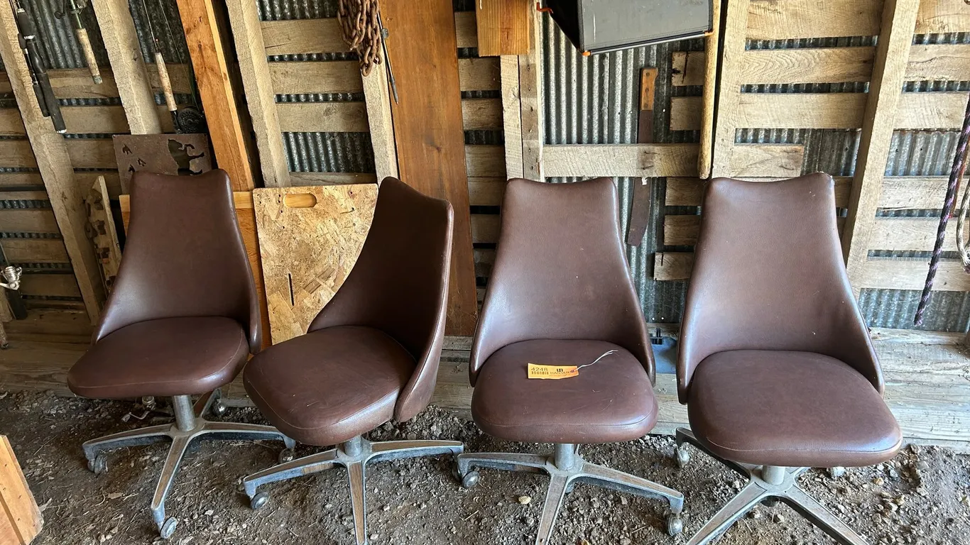 (4) Rolling Chairs