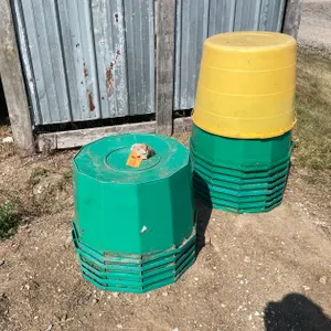 (14) Lick Tubs