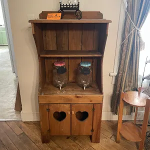 Small Hutch