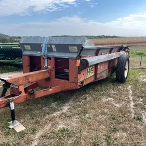 H&S 270 Manure Spreader