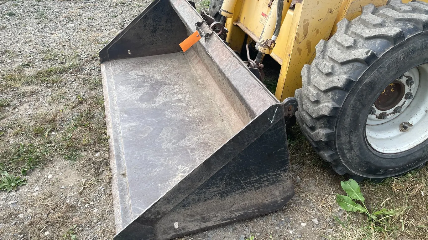 6' Skid Loader Bucket