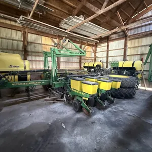 JD 1770 Conservation 12 Row Planter