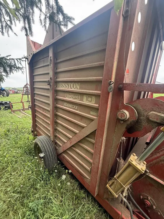 Hesston Stak Hand 10 Stacker