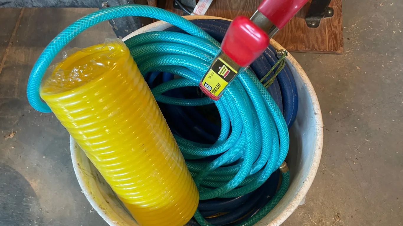 Bucket or Assorted Air Hose