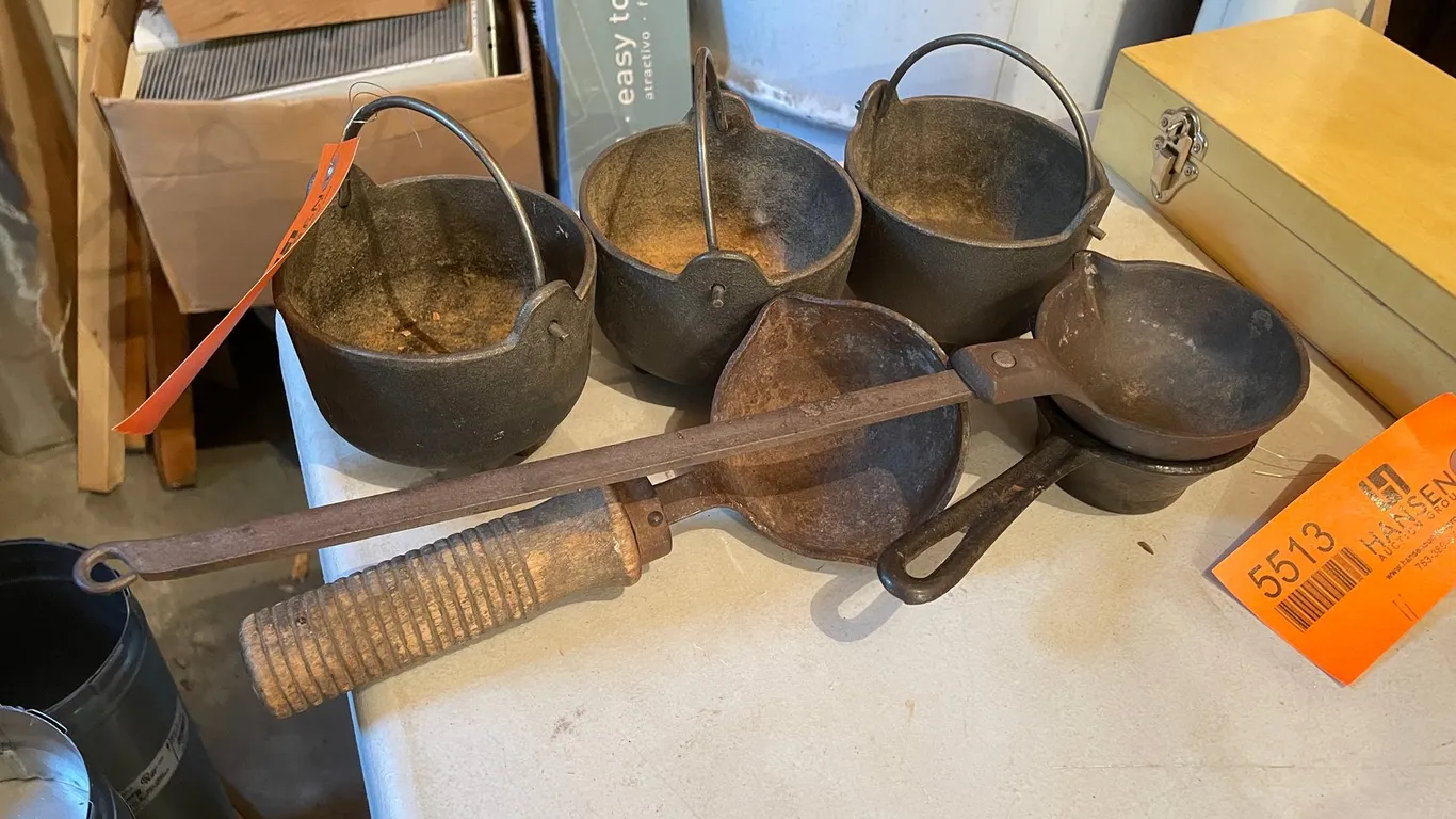 (3) Rendering Pots and Ladles