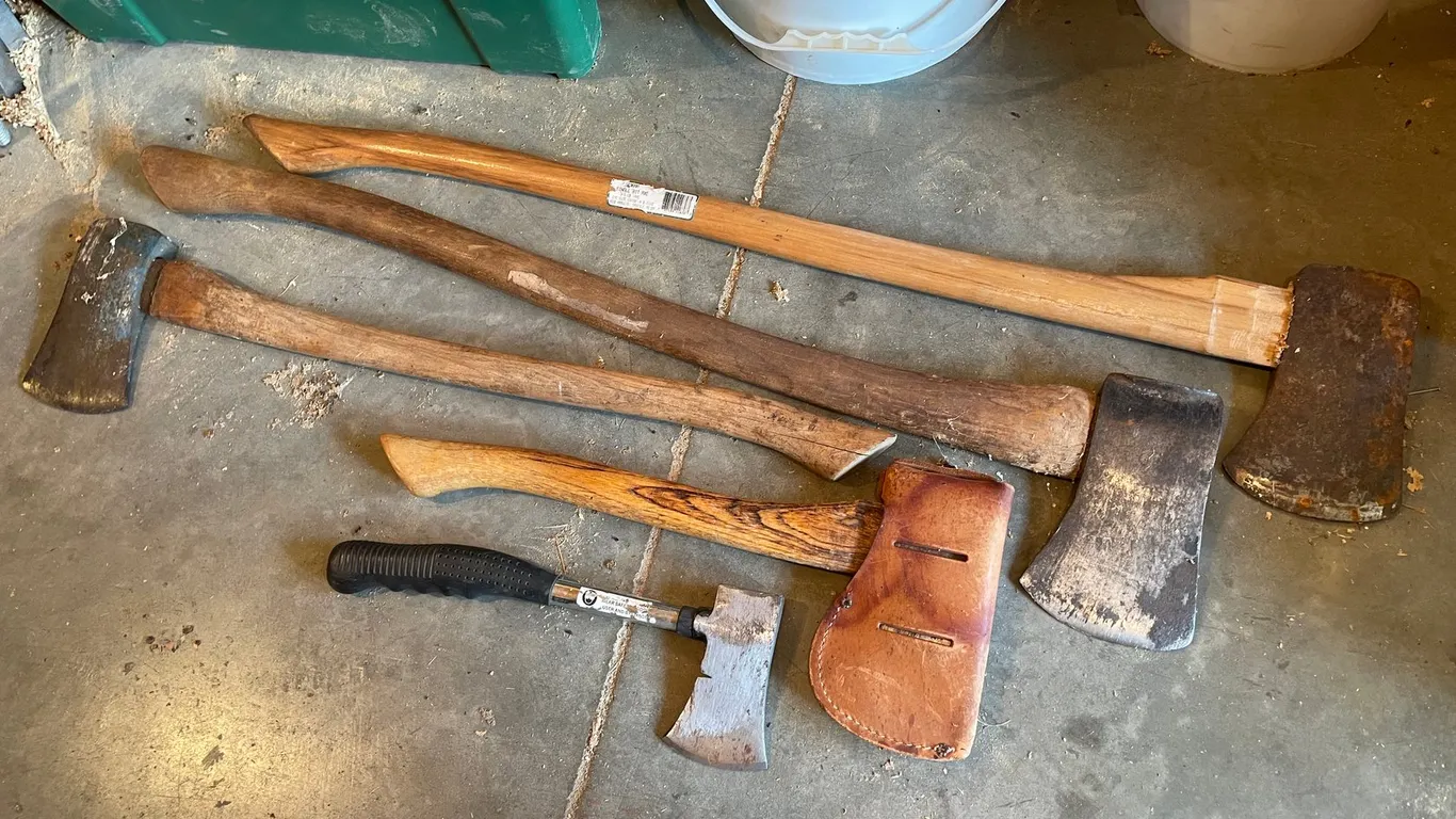 (5) Vintage Axes