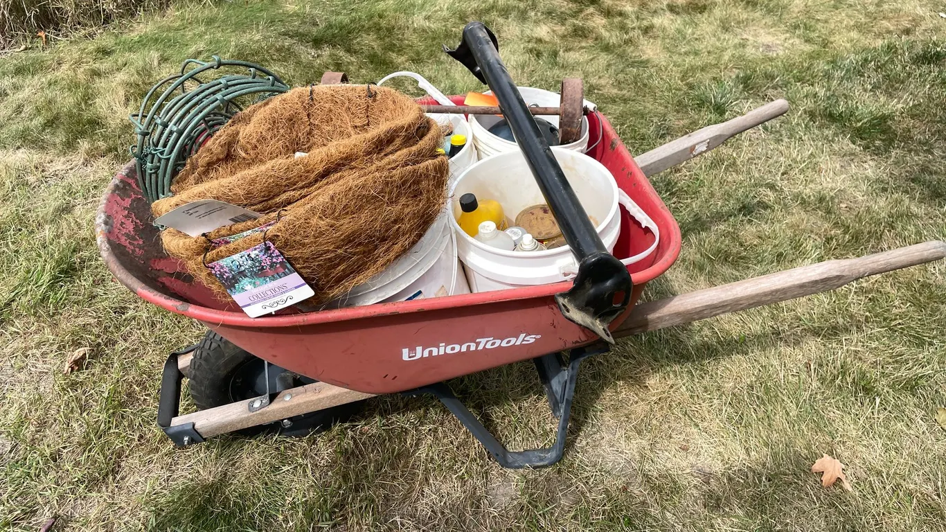 Union Tools Wheelbarrow