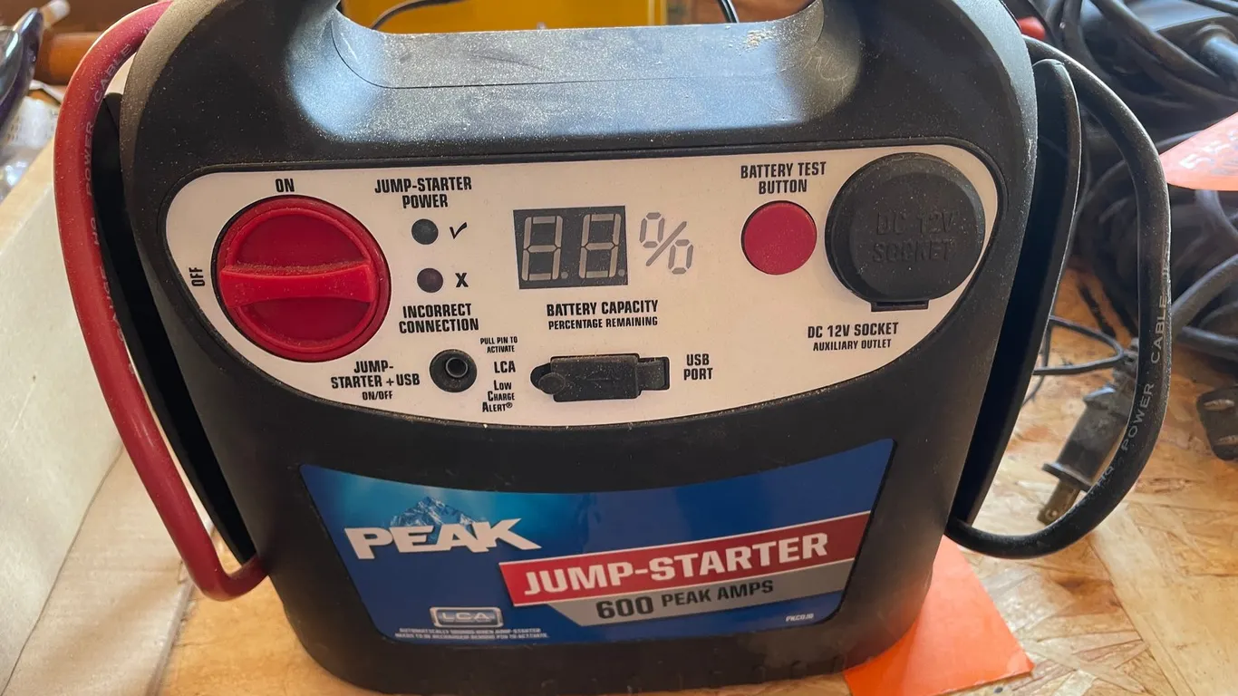 600 Amp Peak Jump Starter