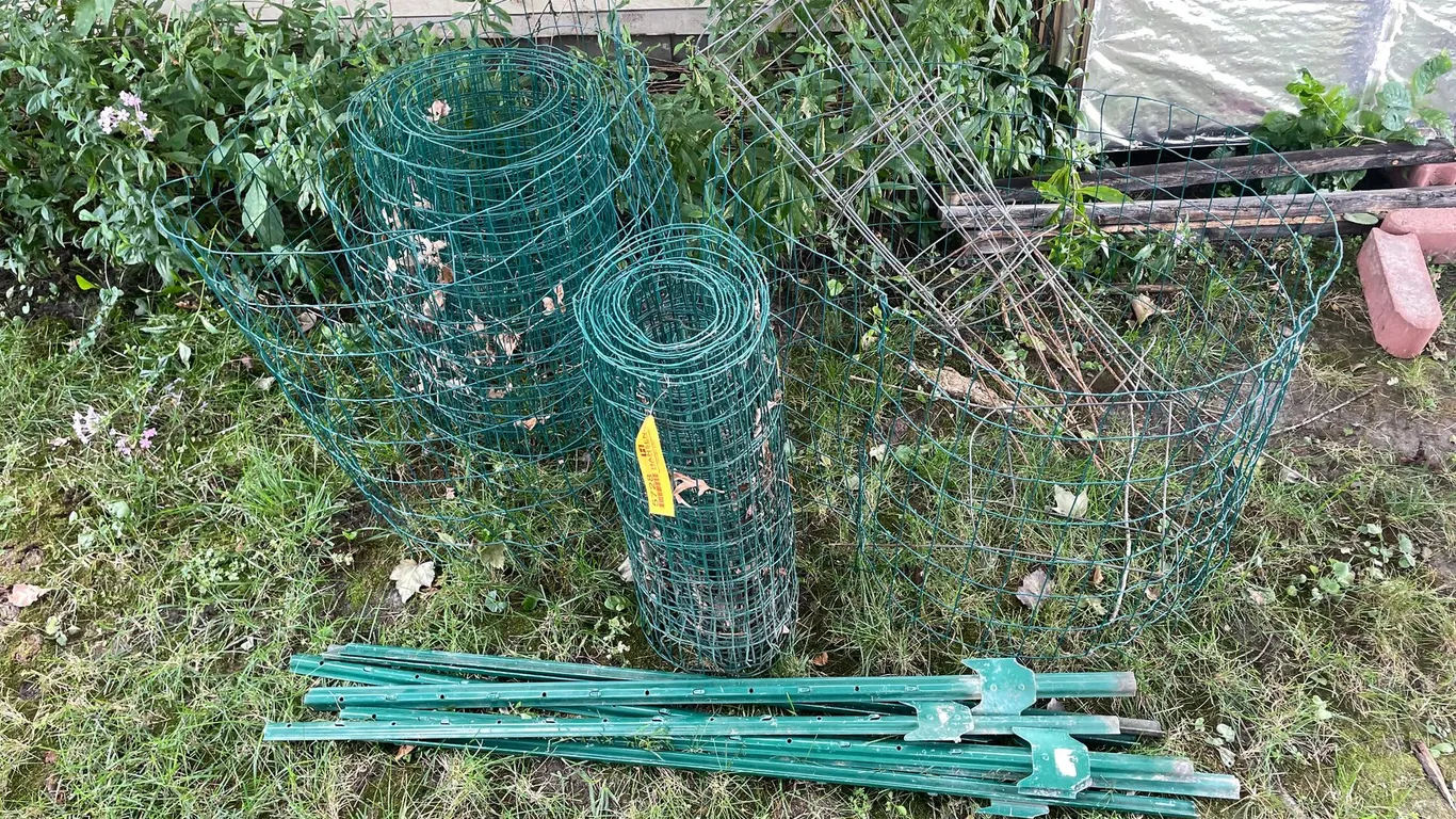 Garden Fencing and Metal T Posts