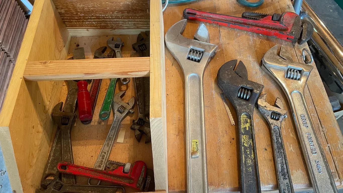 Crescent Wrenches and Pipe Wrenches