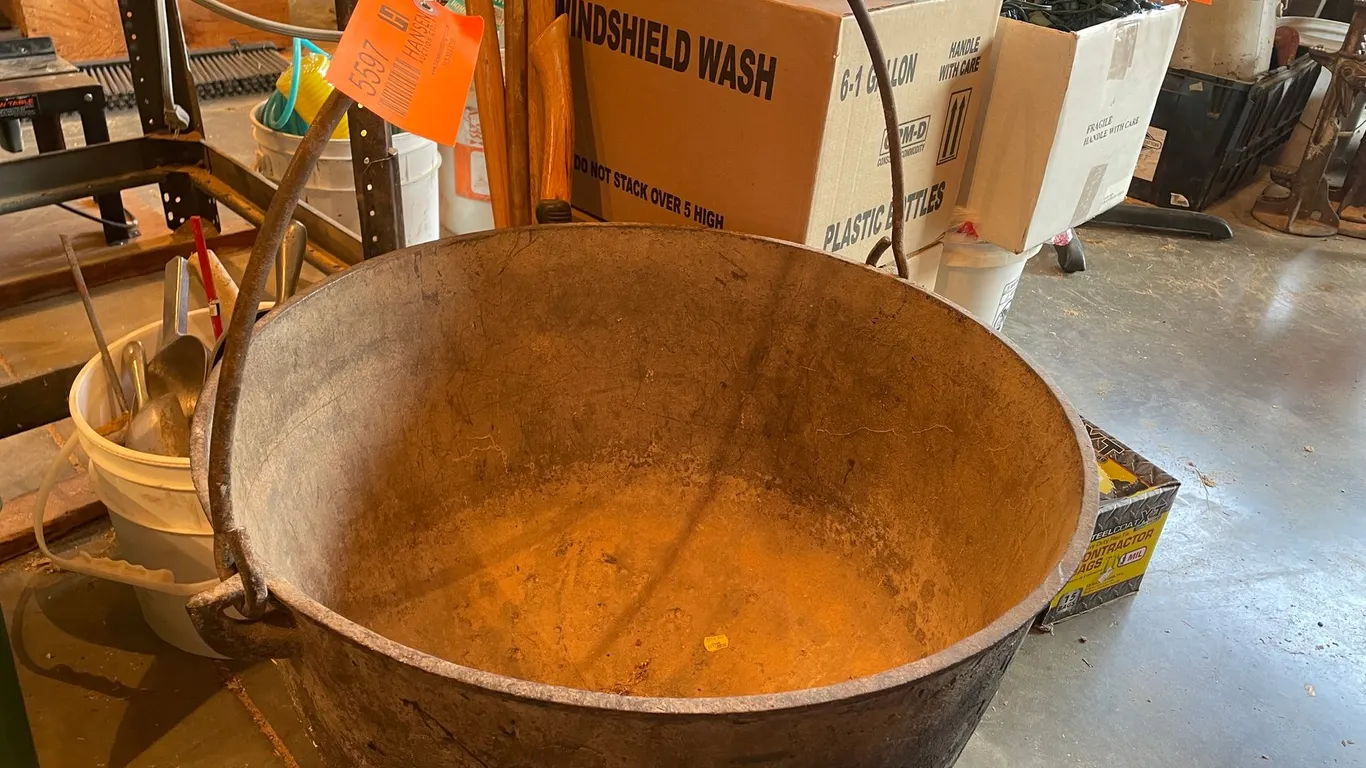 Cast Iron Scalding Pot