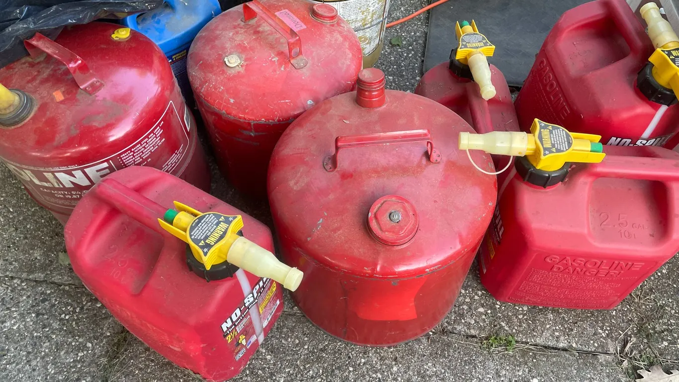 (7) Portable Gas Tanks