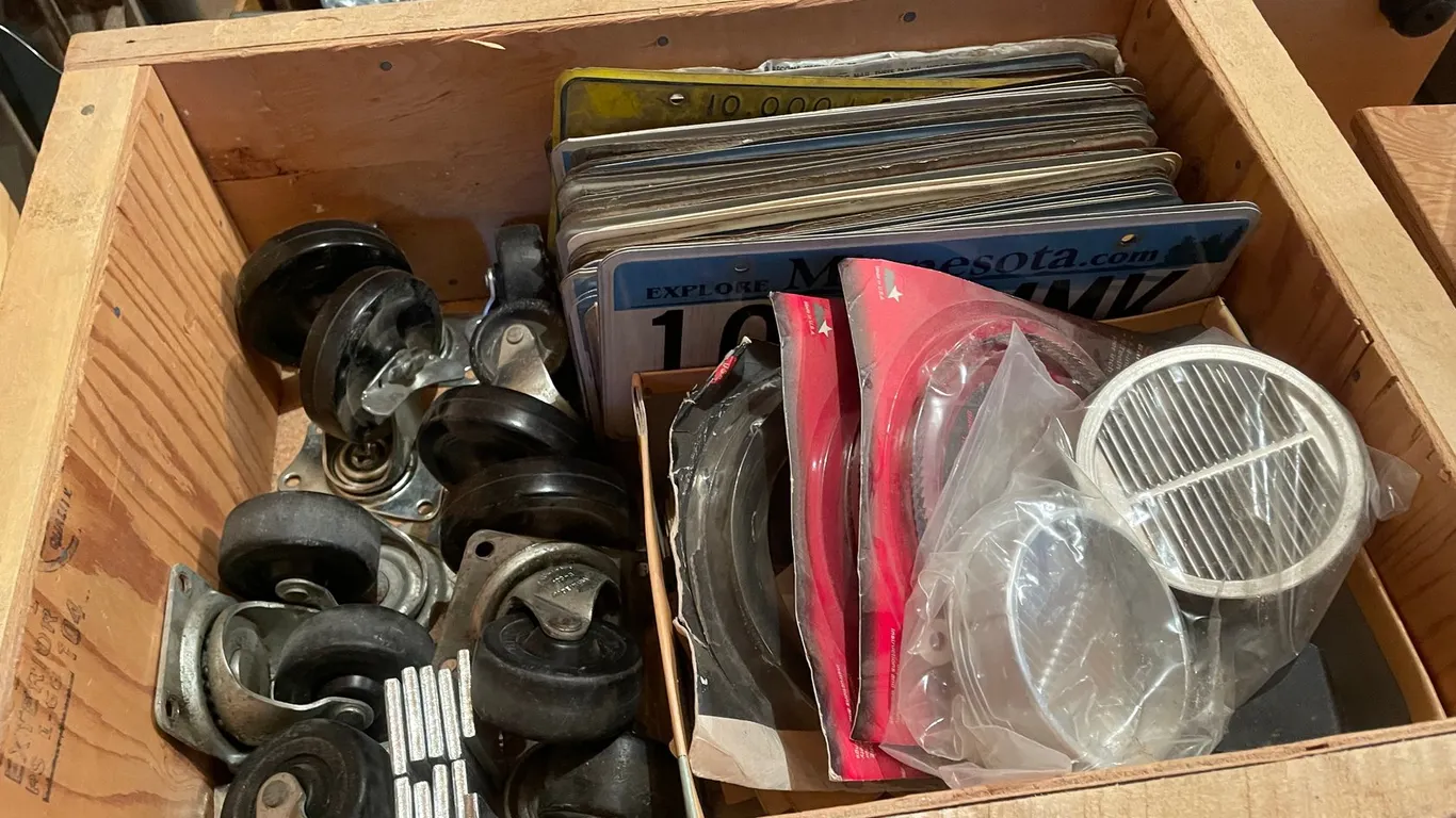 (1) License Plates and Casters